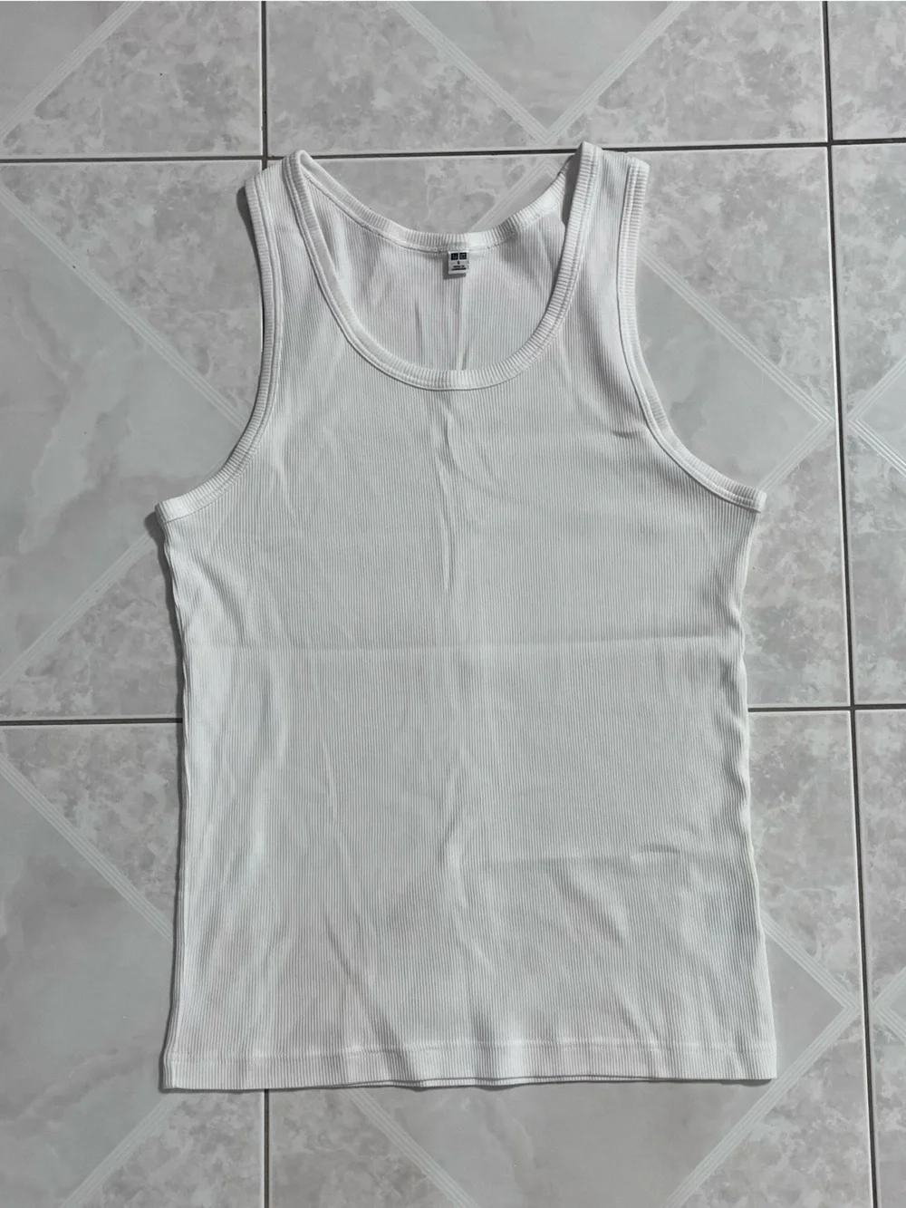 UNIQLO Ribbed Tank Top